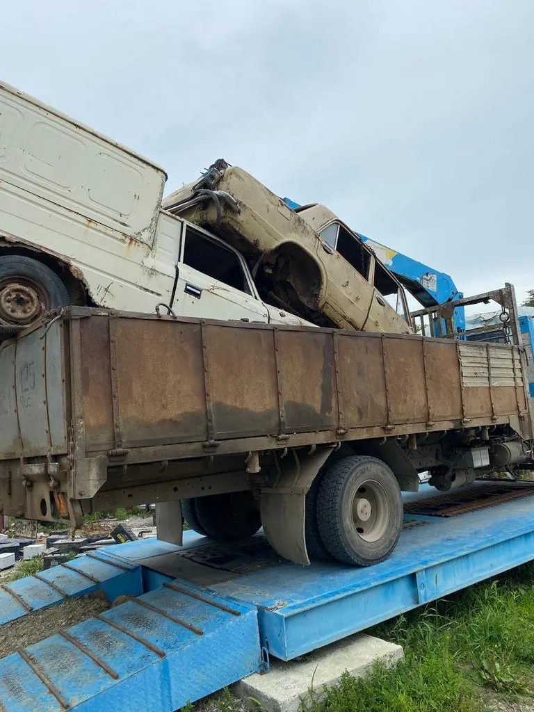 Погрузка списанных автомобилей